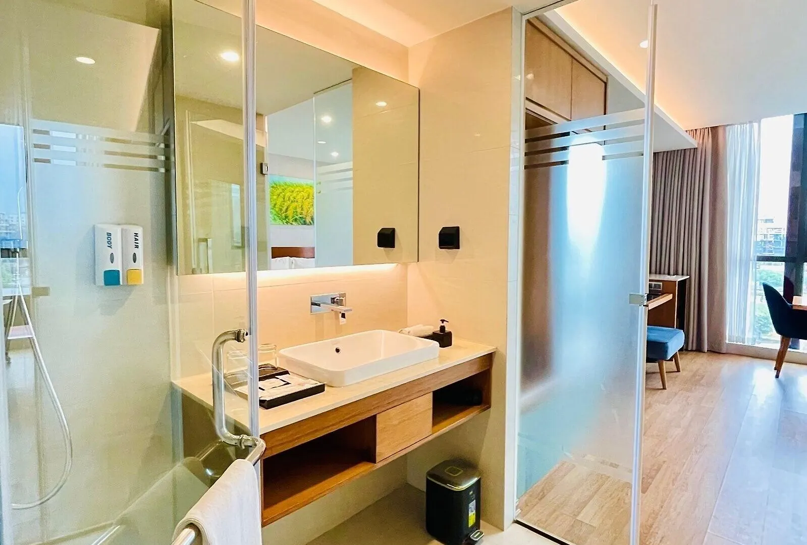 Nam Hotel & Residences Da Nang 3*,