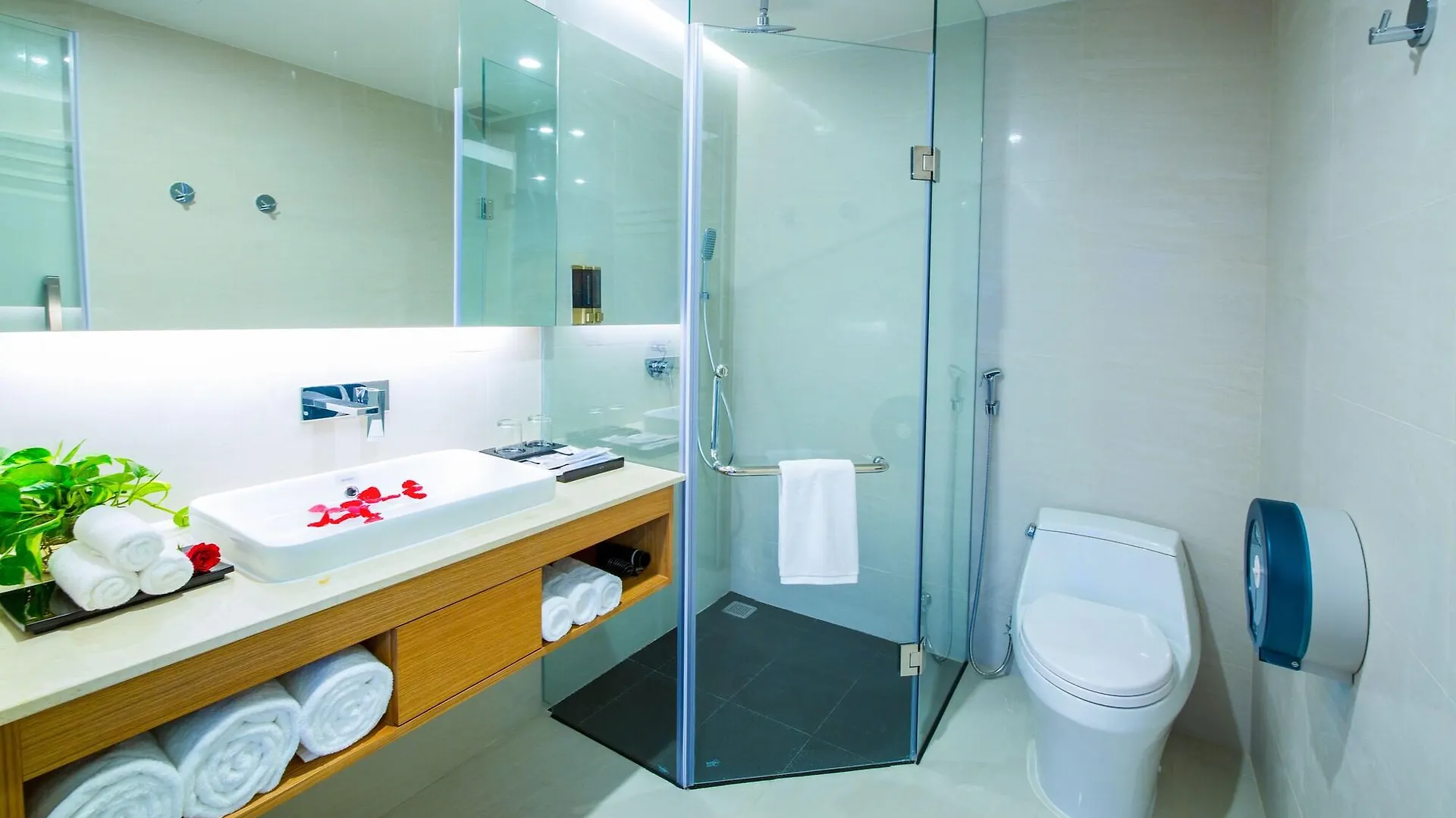 Nam Hotel & Residences Da Nang