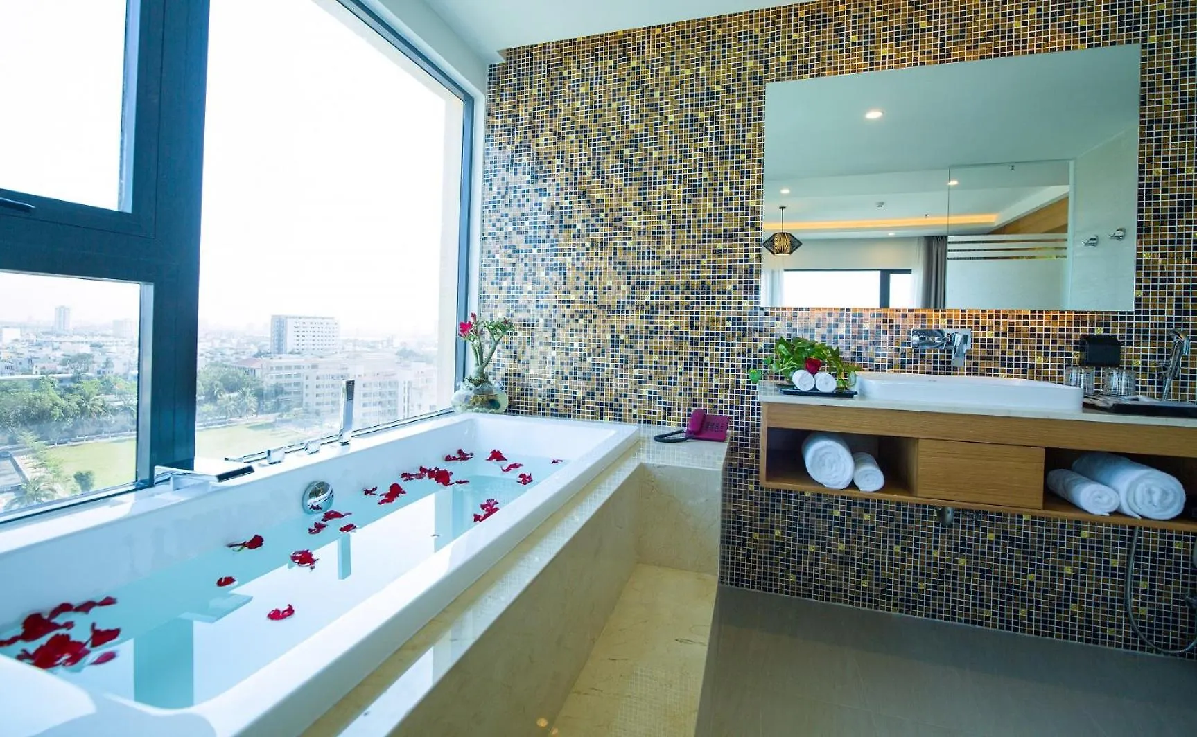 Nam Hotel & Residences Da Nang 3*,  Vietnam
