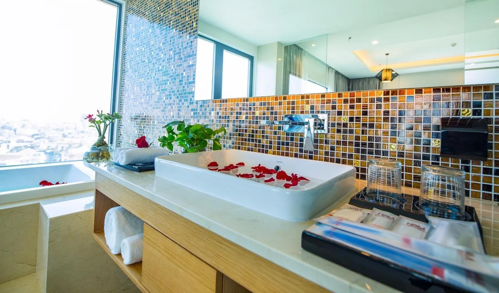 Nam Hotel & Residences Da Nang